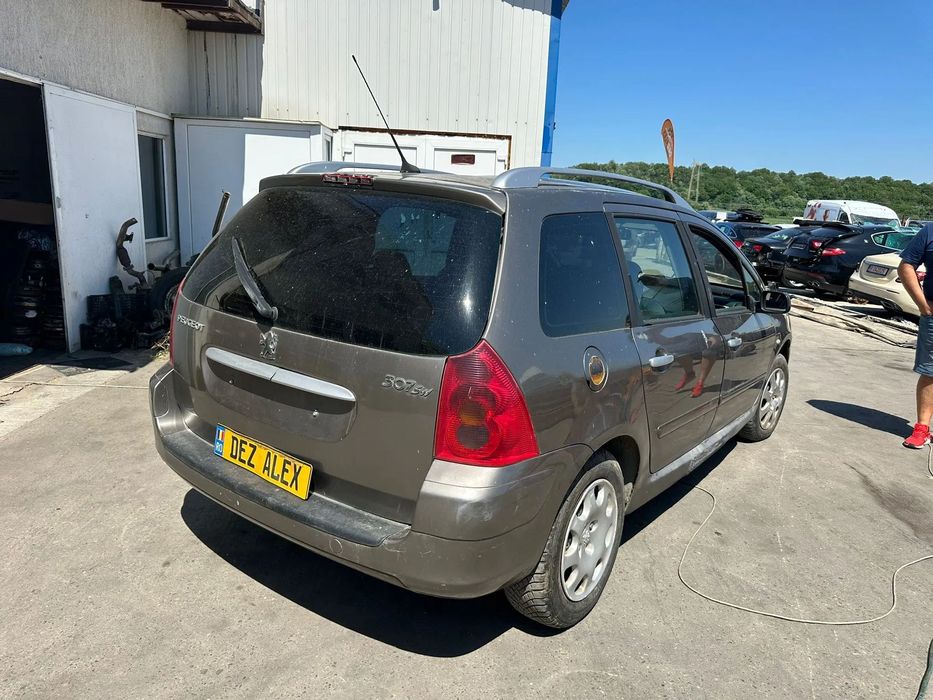 Dezmembrez Peugeot 307 SW 1.6 benzina