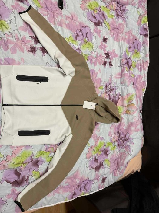 Nike Tech Fleece Windrunner - Summit White/Khaki