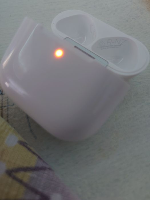 Зарядно за айфонски слушалки