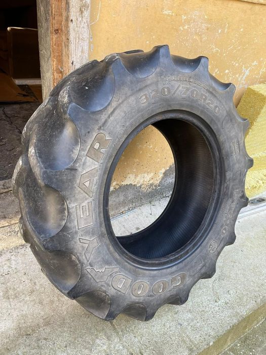 Cauciucuri pt tractor 320 70R20- 2 buc