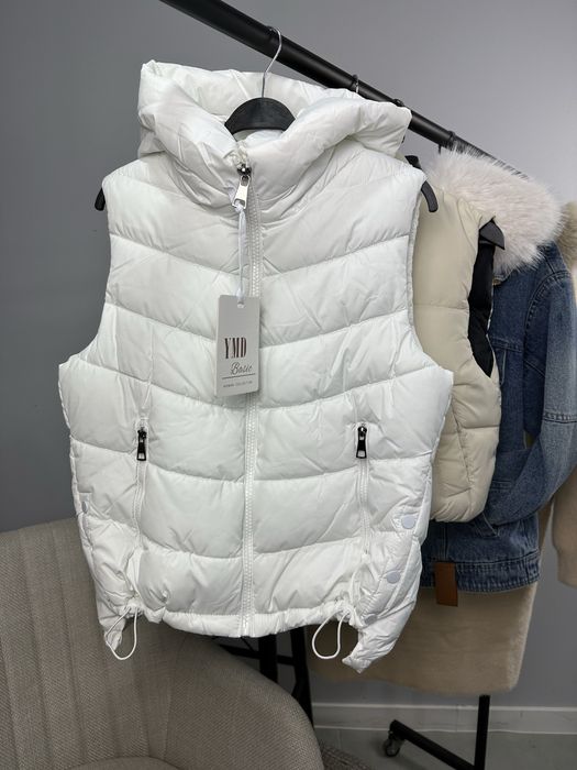 Дамски елек / грейка бял цвят