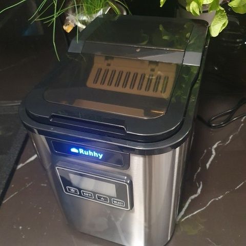 Masina de Facut Gheata cu Afisaj LED si 3 Dimensiuni de Gheata,