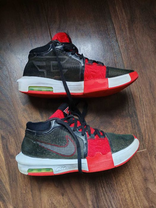 Nike LeBron Withess VIII