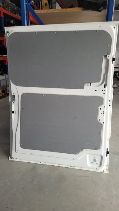Usa culisanta stanga / dreapta model cu tabla pentru Mercedes Vito W63