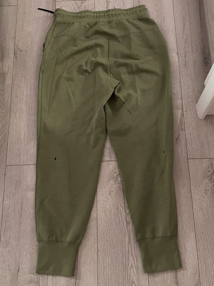 Pantaloni nike tech dama