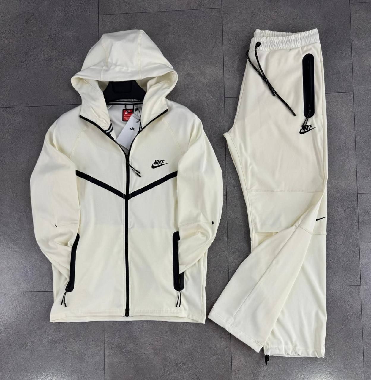 Мъжки екипи Nike tech fleece, Under Armour, Jordan