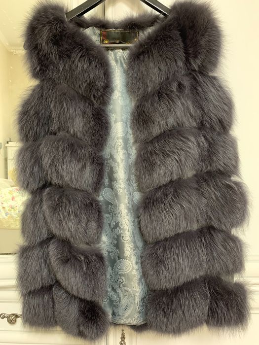 Жилетка песец, в отличном состоянии