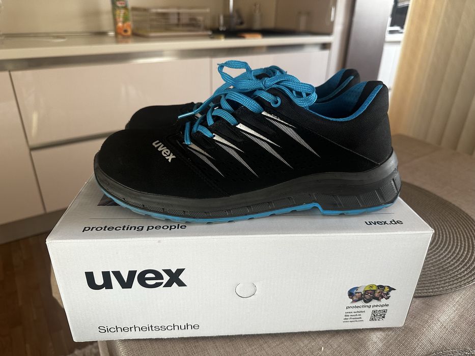 Работни обувки UVEX