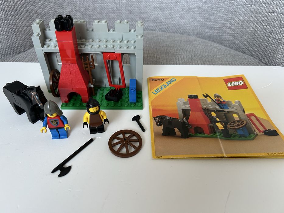 Lego Castle 6040 Blacksmith Shop