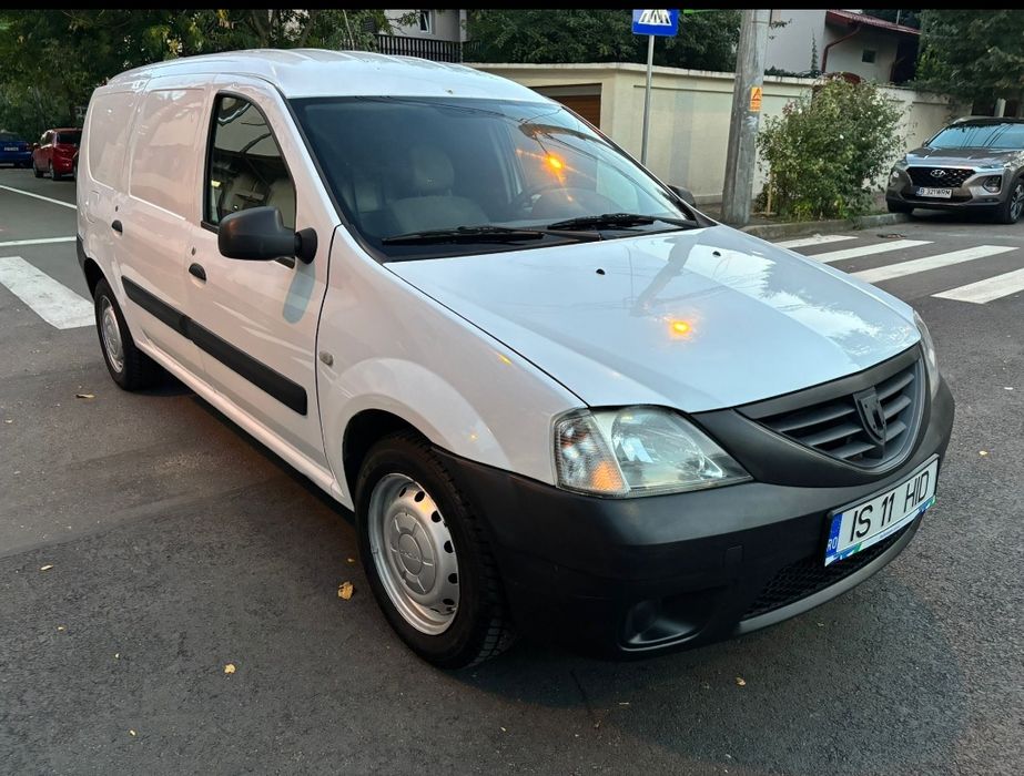 Vând Dacia Logan van