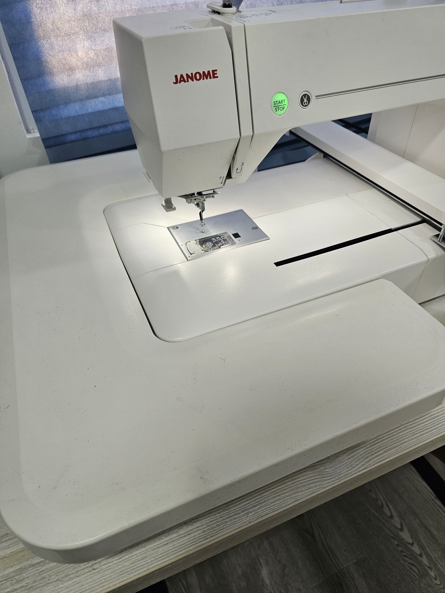 Вышивальная машина Janome Memory Craft 550e