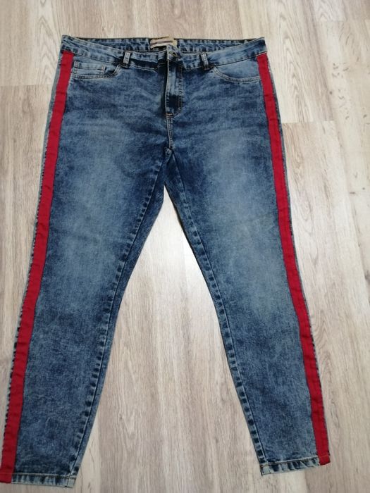 Продажа женских брюк и кроссовки