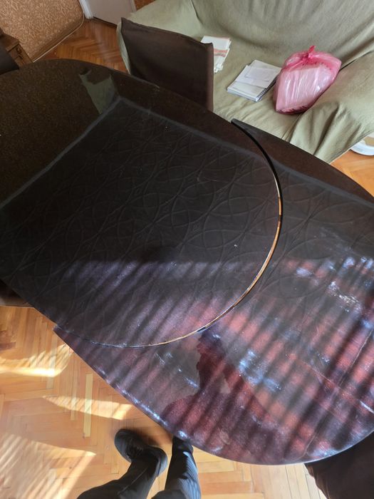 Masa extensibila cu 6 scaune din lemn masiv de colectie