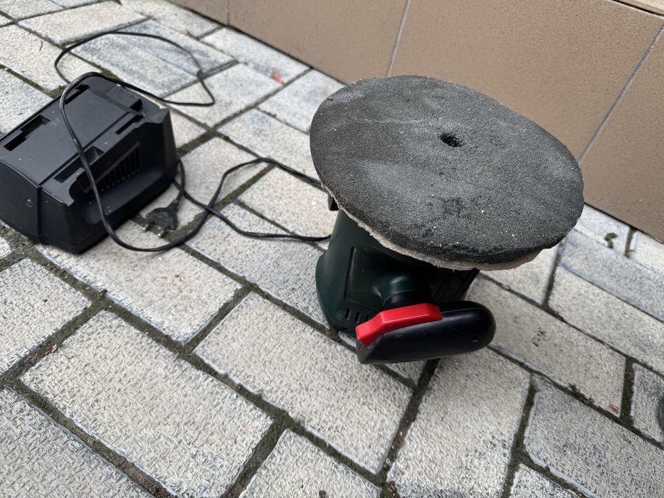 Masina polisat cu acumulator