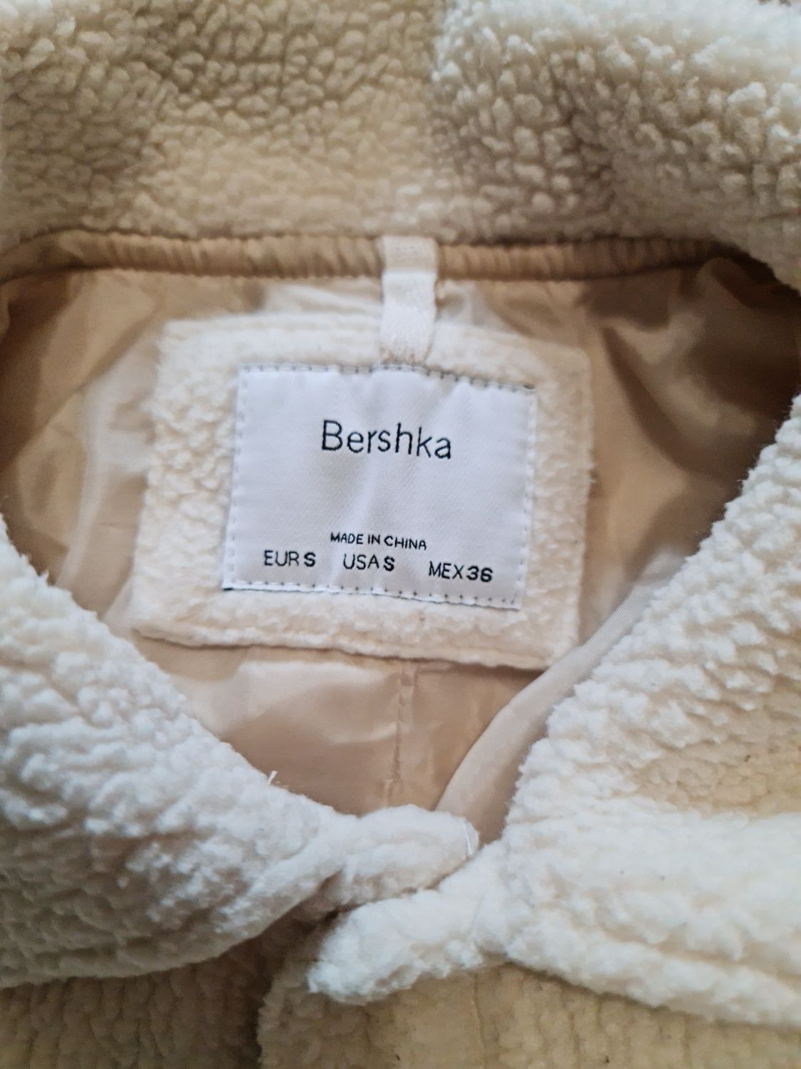 Bershka bluza groasa S