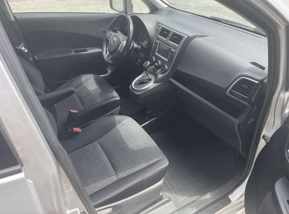 Toyota Verso S отличен