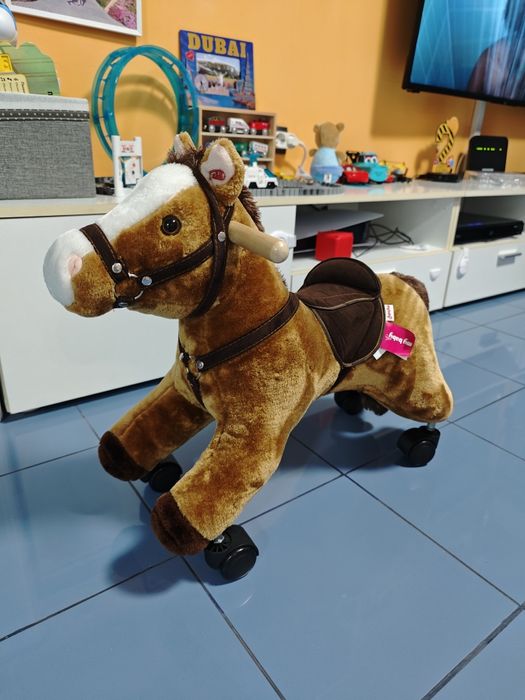 Детско плюшено конче