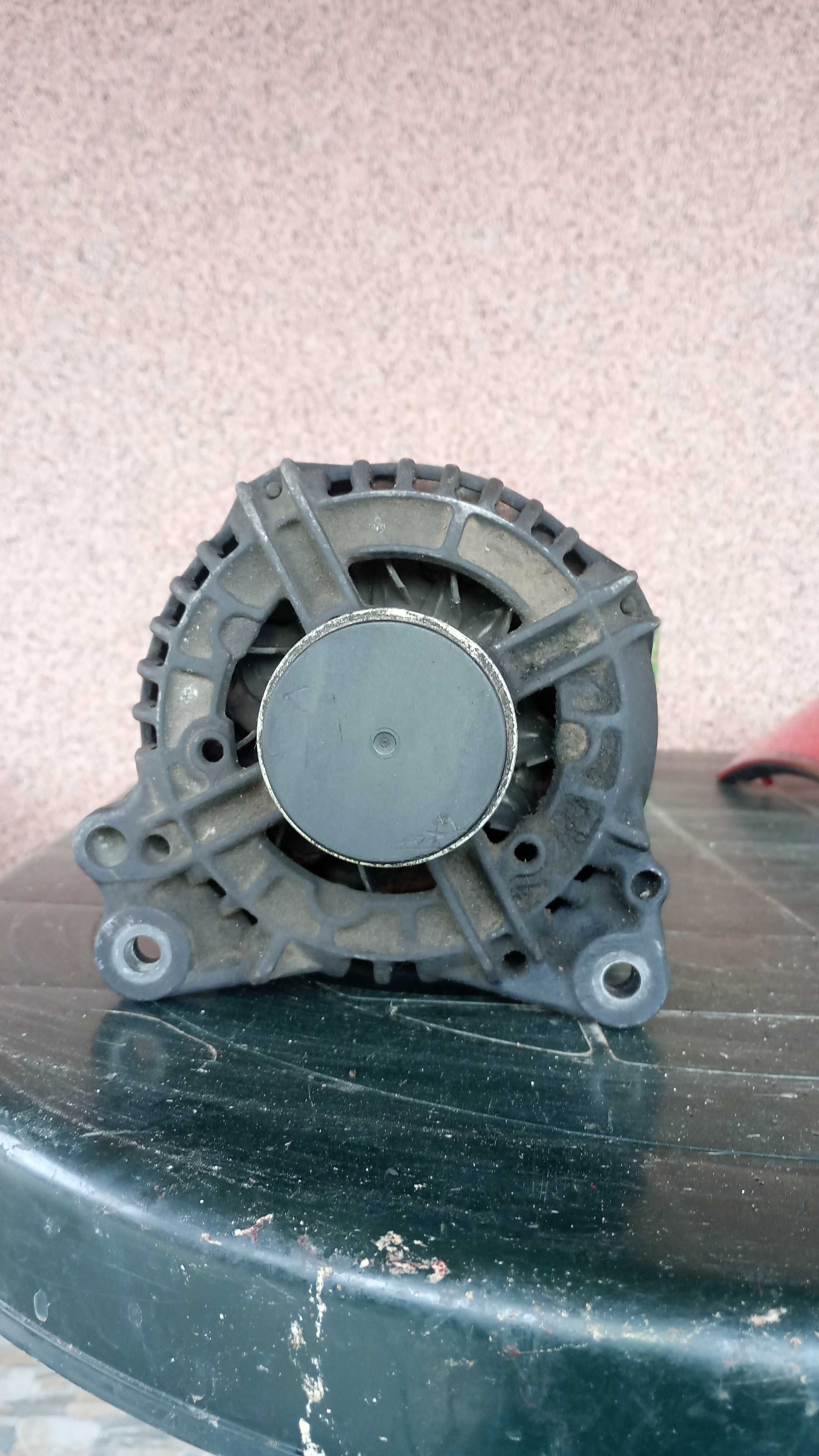 Vând alternator audi A4 B6 19 tdi