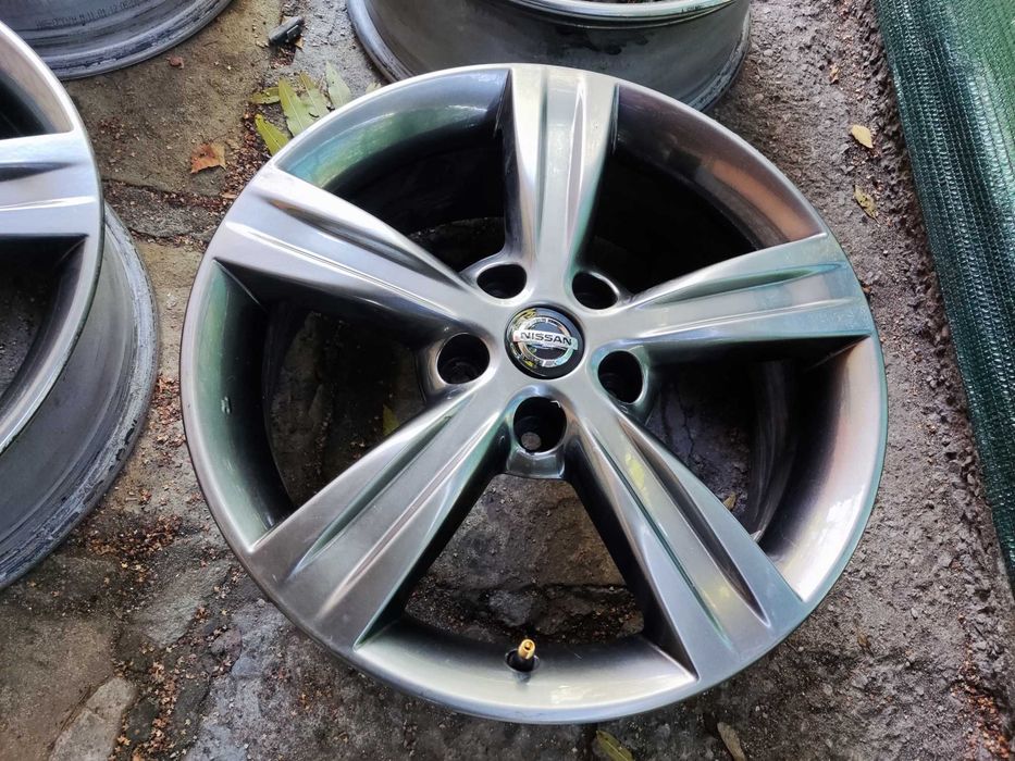 17 цола Nissan Qashqai 5x114,3 оригинални лети джанти Нисан 5x114,3 .