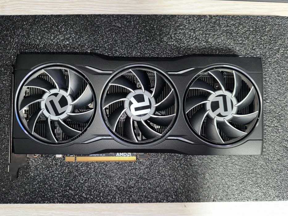 Placa video AMD 6750 XT