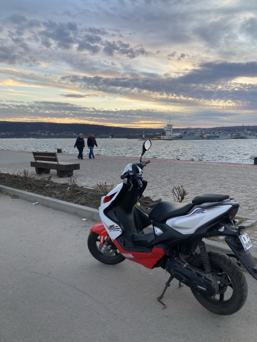 Yamaha Aerox  50