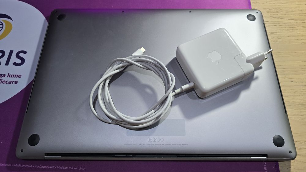 MacBook Pro 16 inch 2019 i9 16GB 1TB video 4GB A2141 spacegray