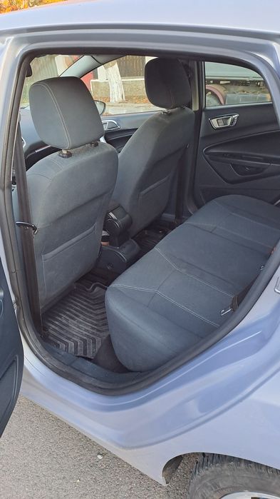 Vând ford fiesta 1,6 tdci full opțion