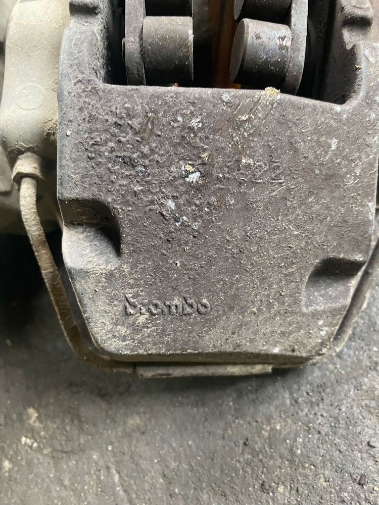 Etrieri Fata St/Dr Brembo Audi Q7 4L Pret 700 lei bucata