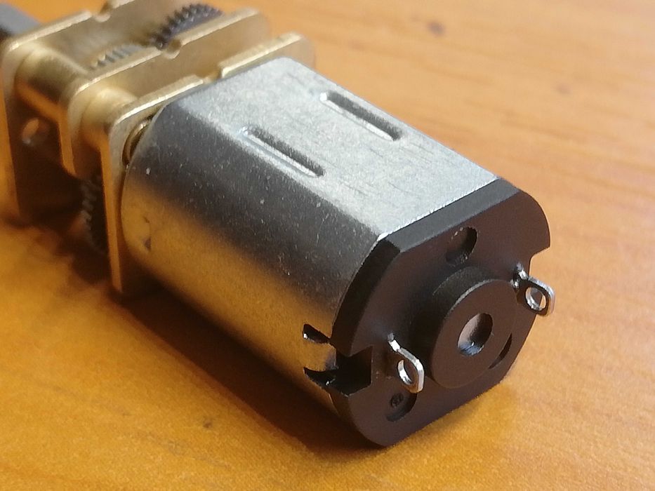Automodel motor universal cu reductor pentru troliu crawler max 3 kg