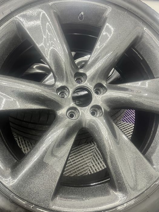 Гуми с джанти 21 за Infiniti qx70