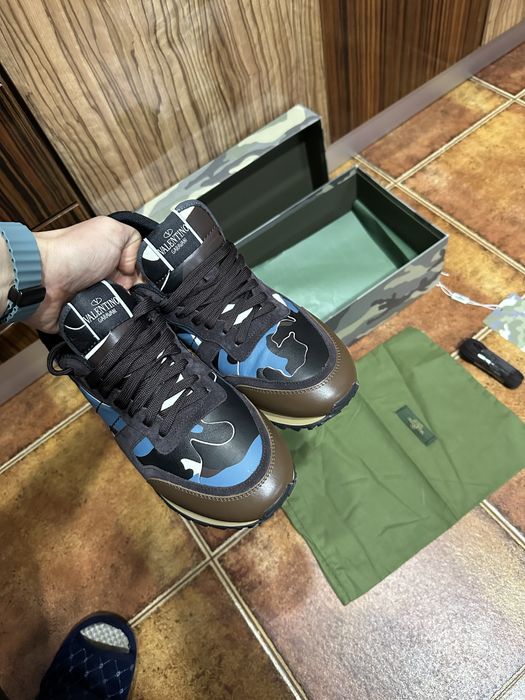 Vand adidasi valentino garavani marimea 42 noi