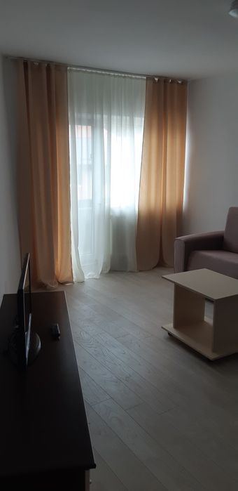 Închiriez apartament 2 camere centru civic (bulevard) Petroșani