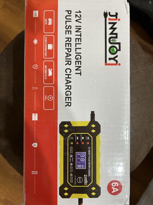 Зарядное устройство для автомобильного Аккамулятора 12V