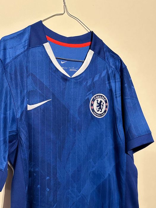 Тениска на Chelsea с Reece James 24 в ОТЛИЧНО СЪСТОЯНИЕ!