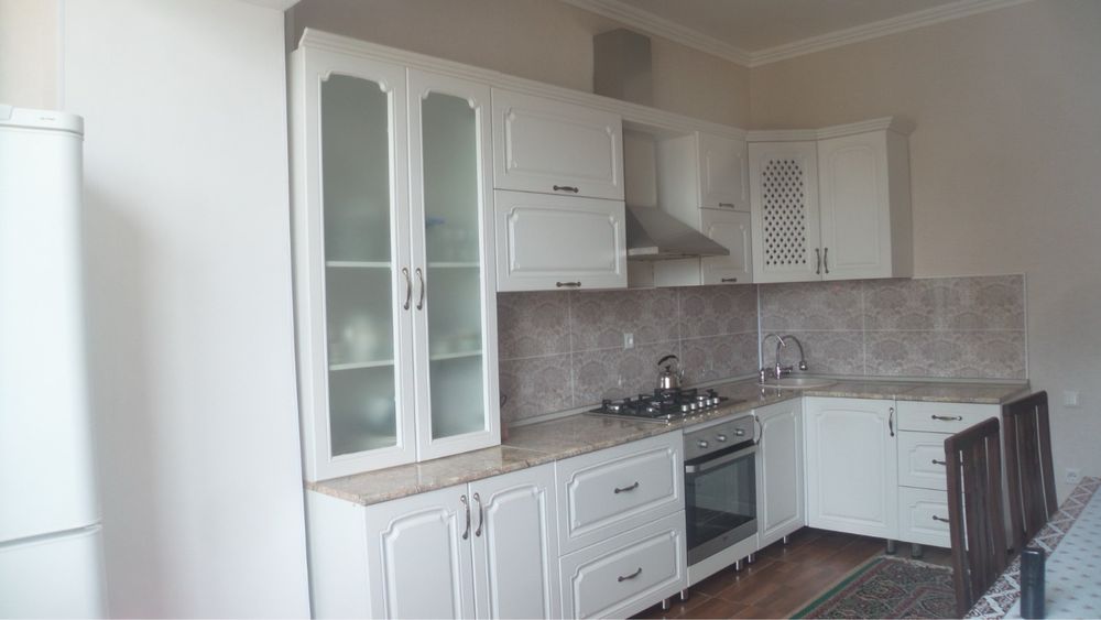 Продам кухонкухонный гарнитур отличного качества в отличном состоянии