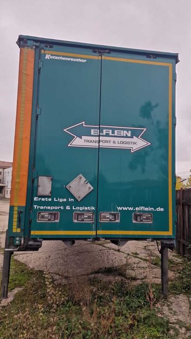 Vând bena furgon container