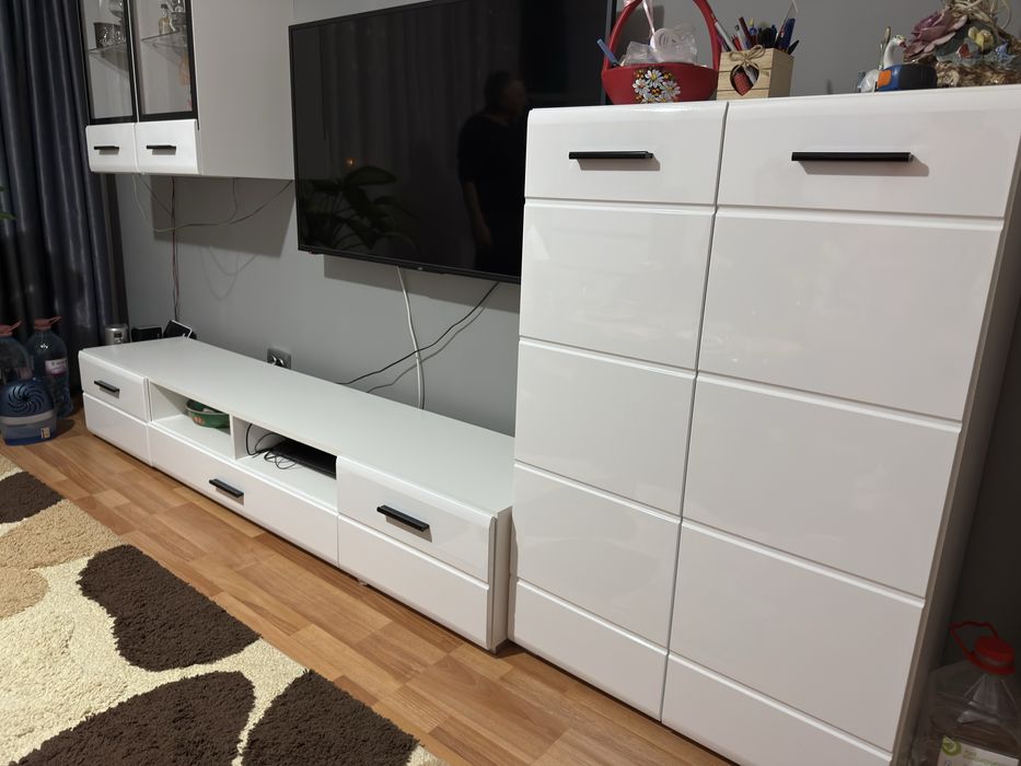 Vand mobila de camera de zi