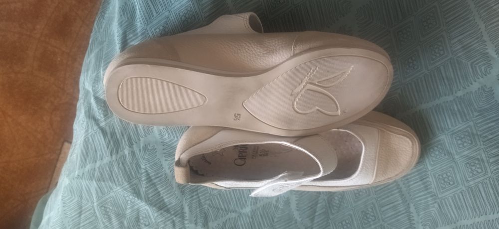 Дамски ежедневни обувки от естествена кожа.