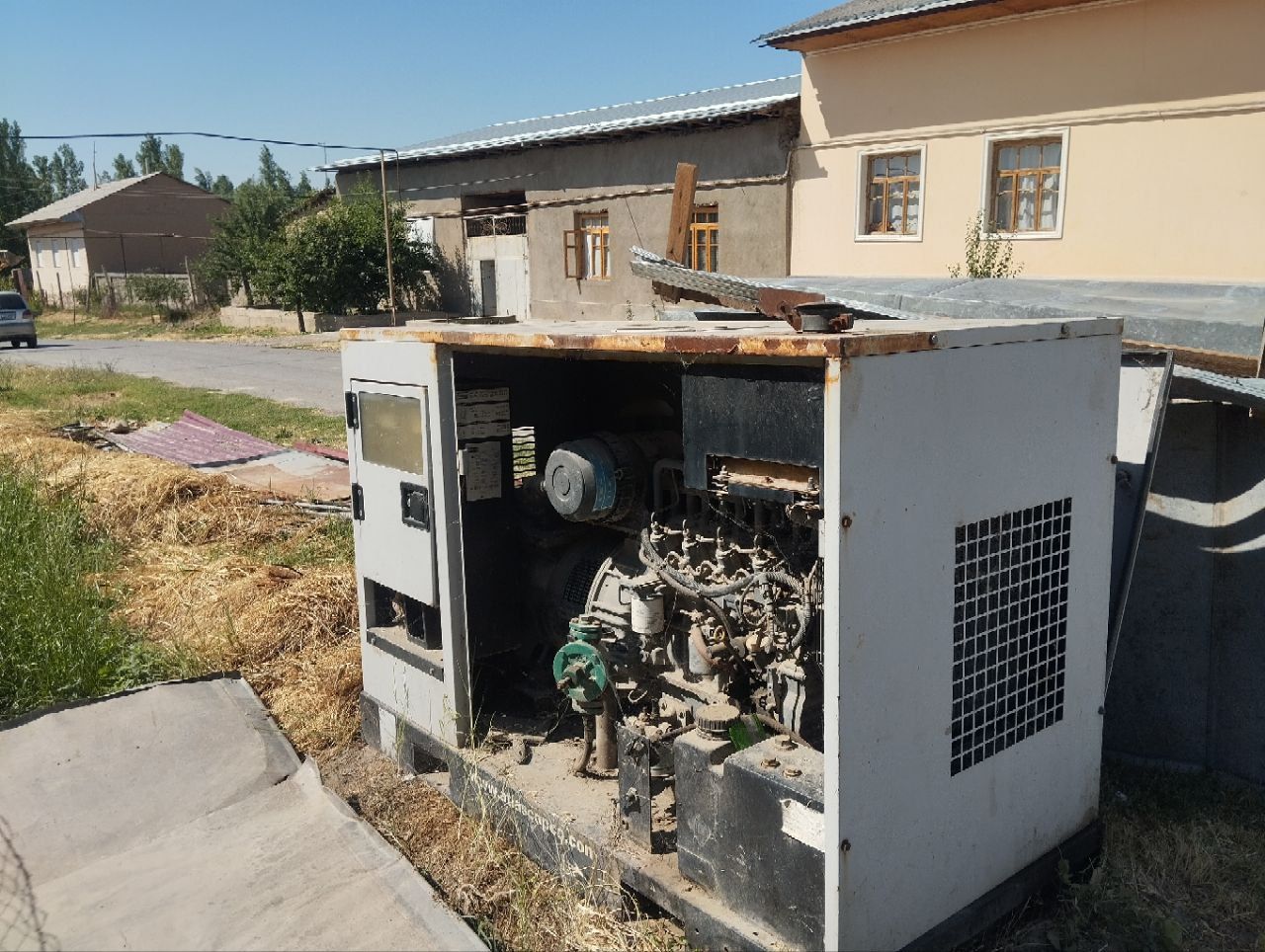 Generator sotiladi