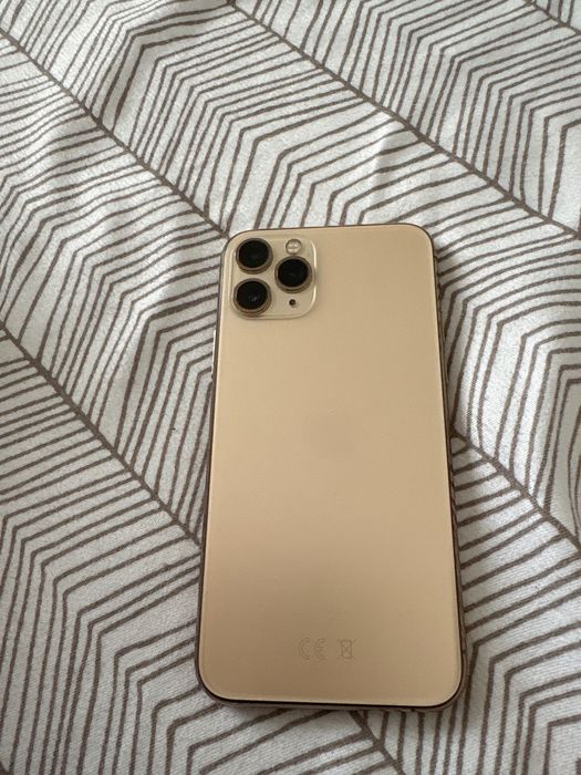 Продавам iphone 11 pro gold 256gb
