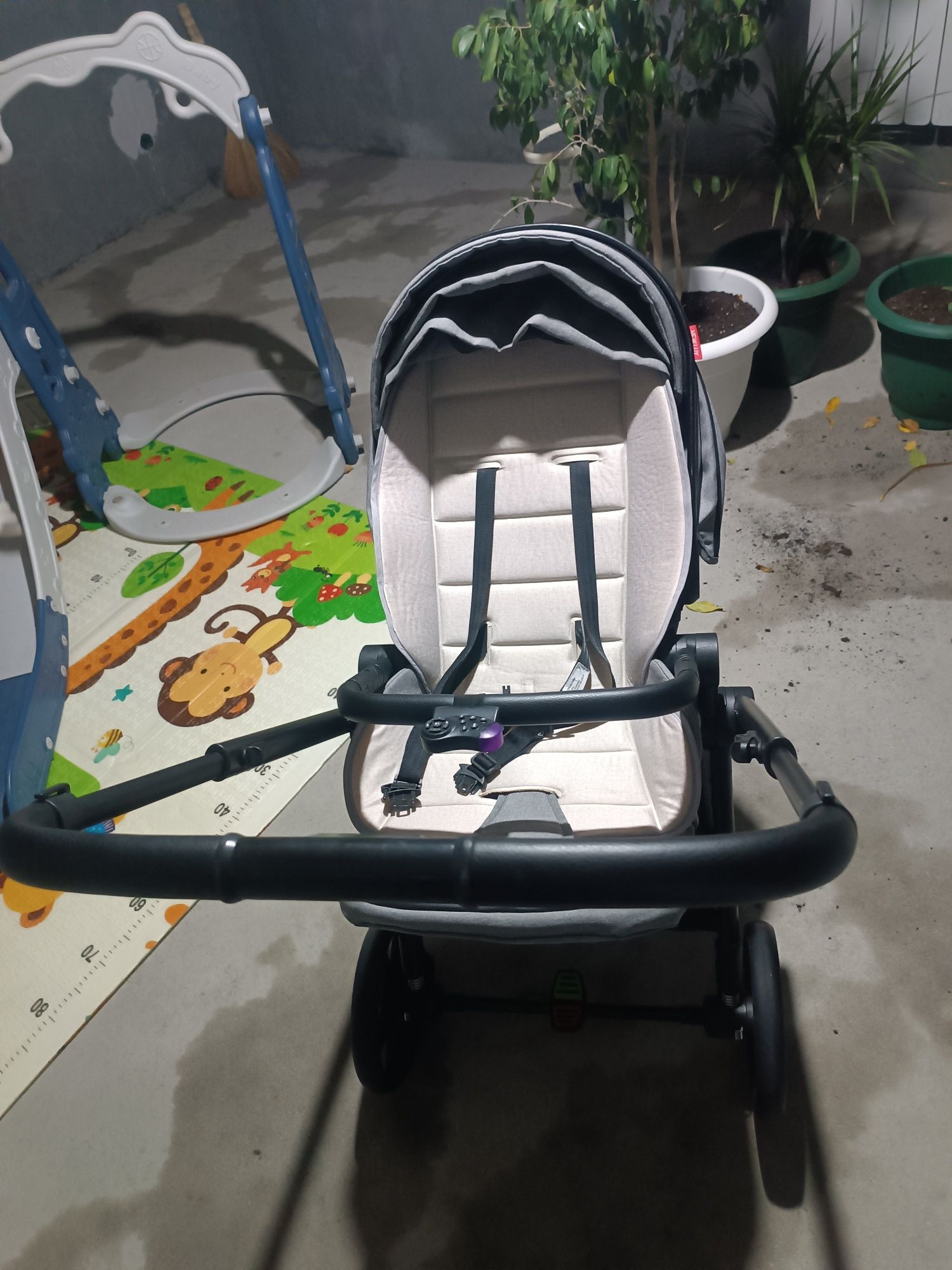 Продам!Коляска прогулочная New Lux Z1, серый.