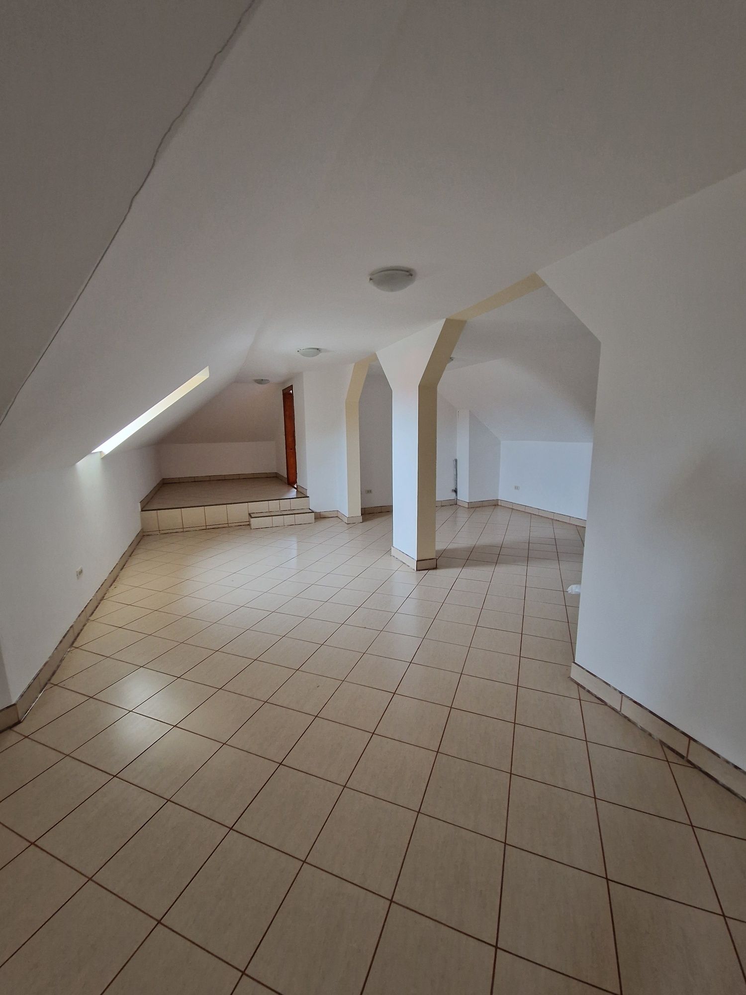 Casa cu teren de vânzare