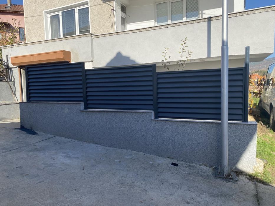 Ограда тип щора Метални врати