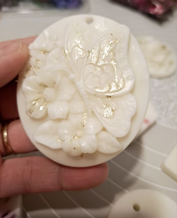 Odorizante parfumate din ceara naturala