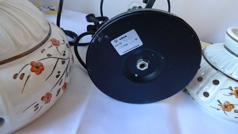 Настолна лампа и полилей  с  декорация в стил Рустик