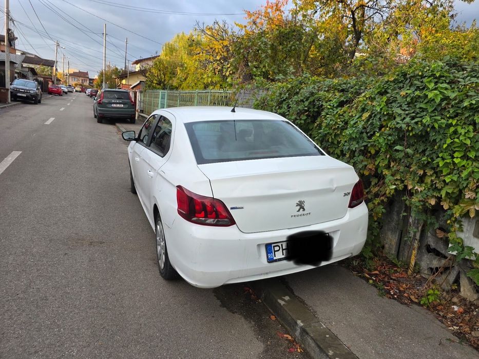 Vând Citroen C-elisee 1,2 benzină, 2017, full cu navigație.