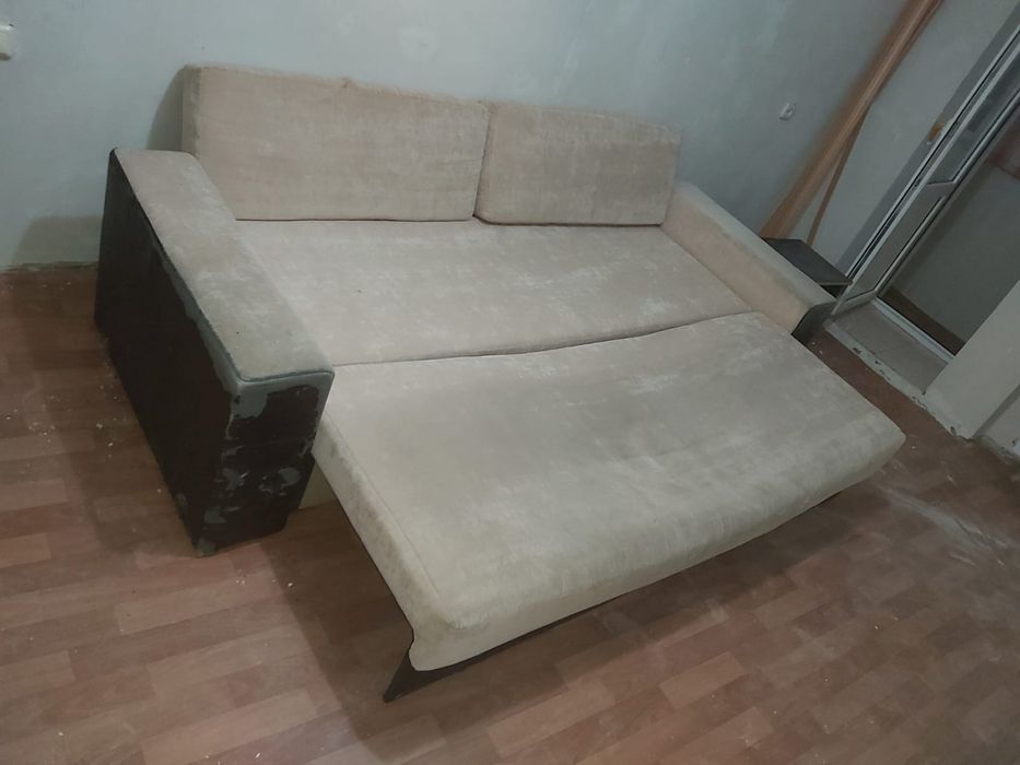 Отдам даром диван