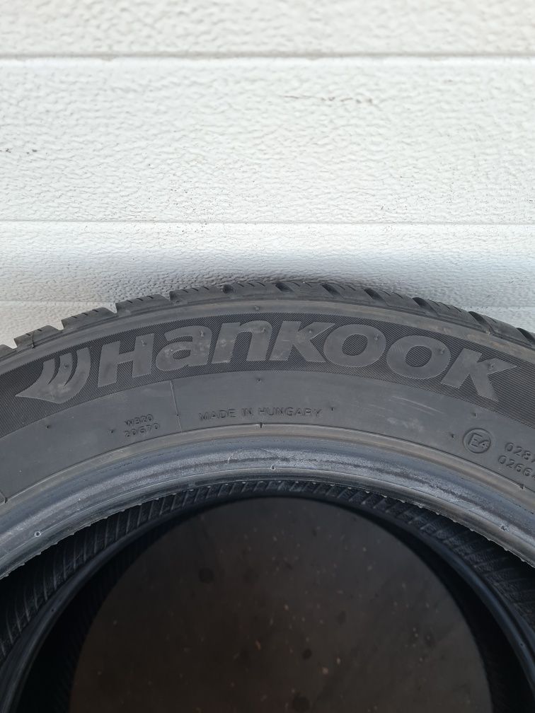 Зимни гуми 2 броя HANKOOK Winter Icept Evo2 205 55 R17 дот 2422