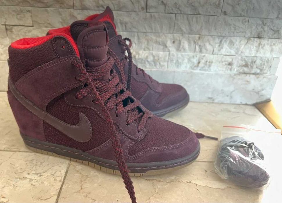 Нови маратонки / кецове Nike Dunk Sky Hi със скрита платформа