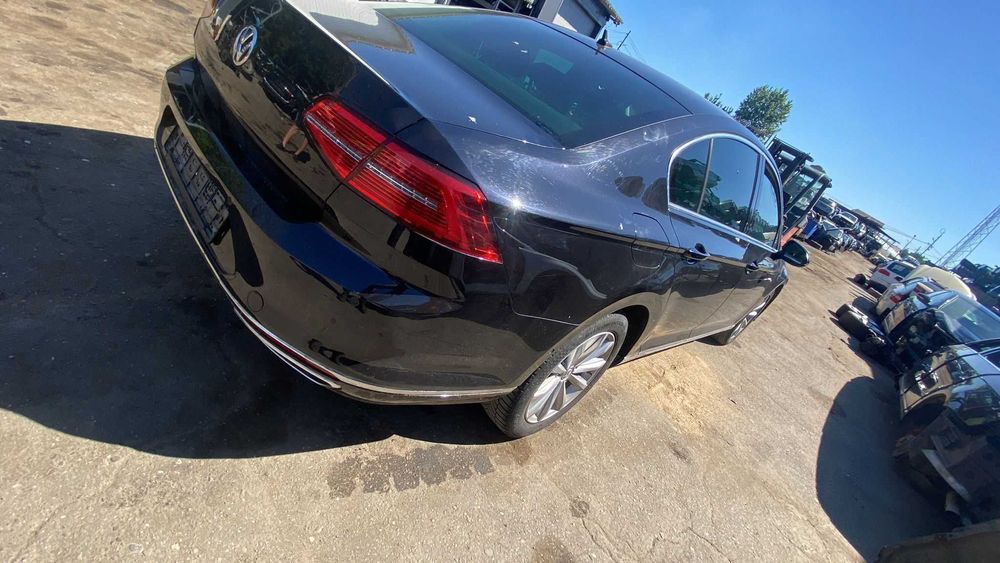Dezmembrez Volkswagen Passat B8 an 2016, motor CRLB 2.0